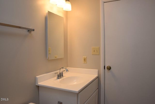 7712 Kingsberry Court, Raleigh, NC 27615