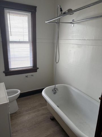 417 N 5th STREET, Manitowoc, WI 54220