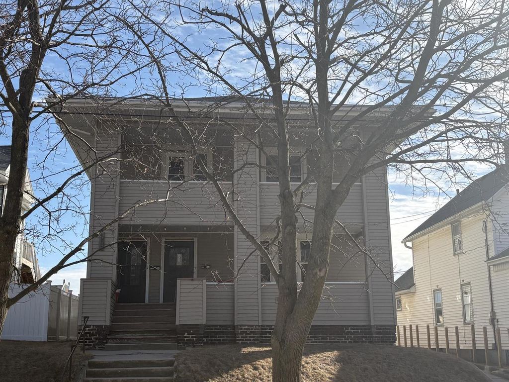 417 N 5th STREET, Manitowoc, WI 54220