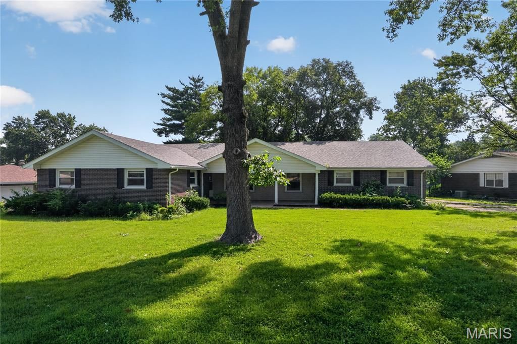 550 Monceau Drive, Ferguson, MO 63135