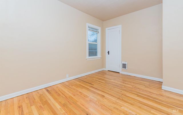 212 E Washington Ave, Nampa, ID 83686