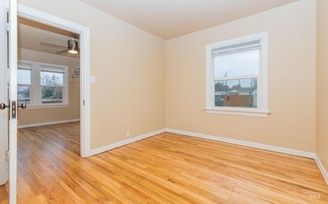 212 E Washington Ave, Nampa, ID 83686