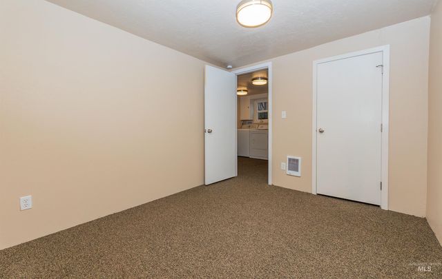 212 E Washington Ave, Nampa, ID 83686