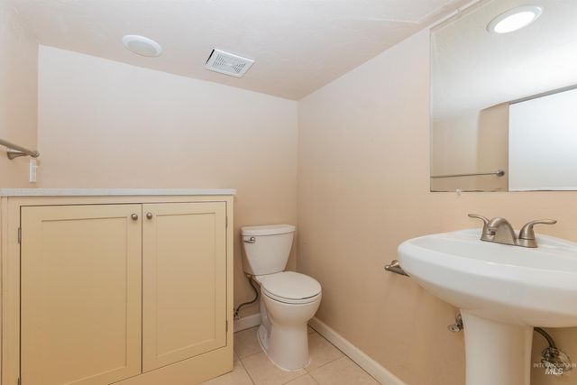 212 E Washington Ave, Nampa, ID 83686