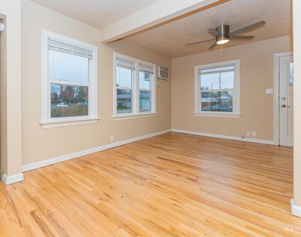 212 E Washington Ave, Nampa, ID 83686