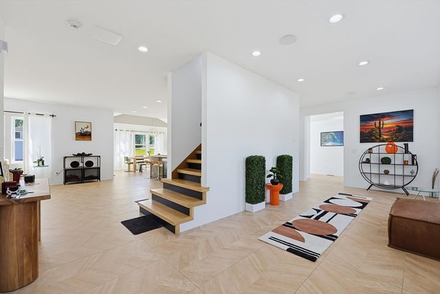 2 Vine St, Wrentham, MA 02093