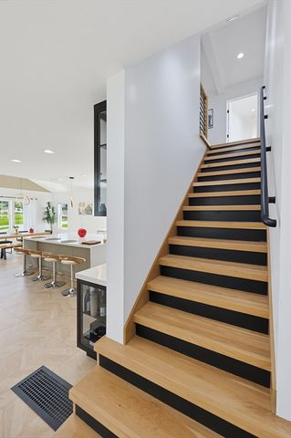 2 Vine St, Wrentham, MA 02093