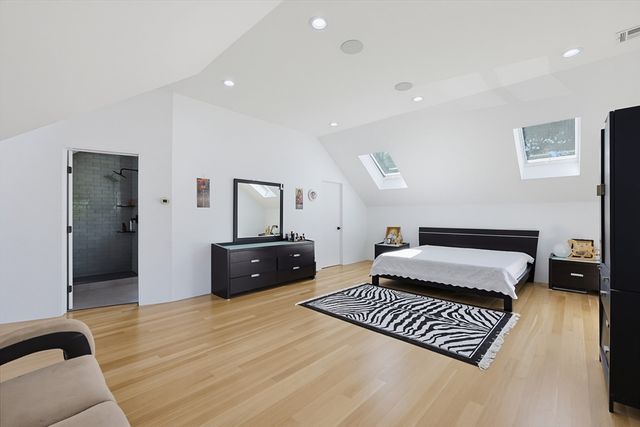 2 Vine St, Wrentham, MA 02093