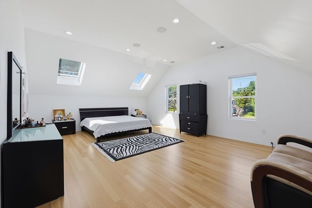 2 Vine St, Wrentham, MA 02093