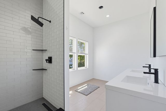 2 Vine St, Wrentham, MA 02093