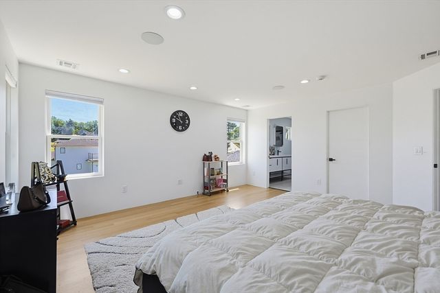 2 Vine St, Wrentham, MA 02093
