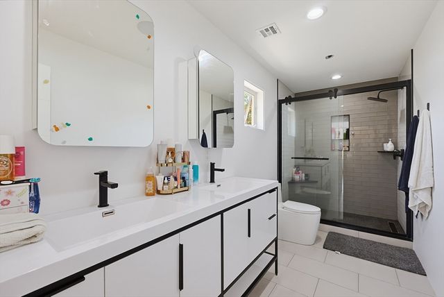 2 Vine St, Wrentham, MA 02093