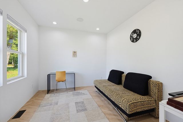 2 Vine St, Wrentham, MA 02093
