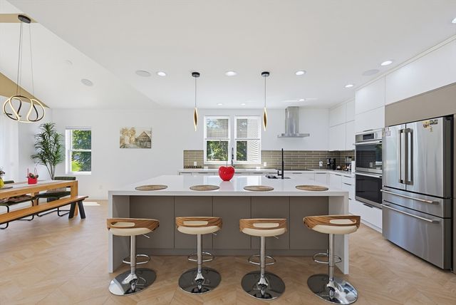 2 Vine St, Wrentham, MA 02093