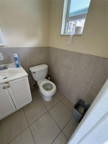 220 SW 9th Ave 402, Hallandale Beach, FL 33009