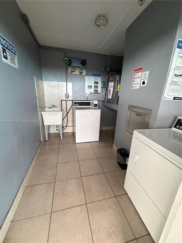 220 SW 9th Ave 402, Hallandale Beach, FL 33009