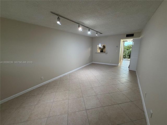 220 SW 9th Ave 402, Hallandale Beach, FL 33009