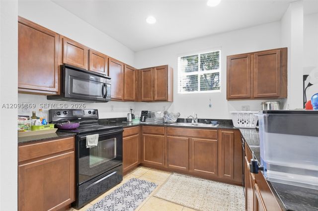 10870 NW 88th Ter 214, Doral, FL 33178
