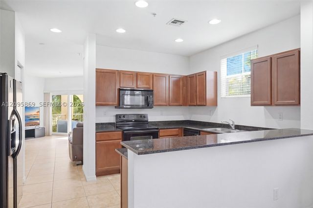 10870 NW 88th Ter 214, Doral, FL 33178