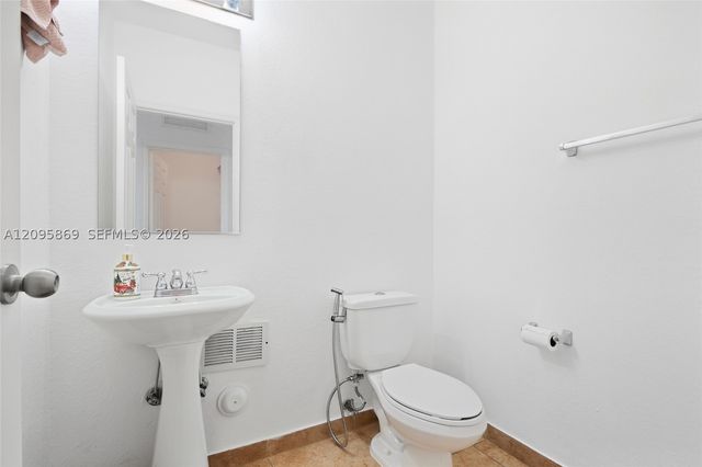10870 NW 88th Ter 214, Doral, FL 33178