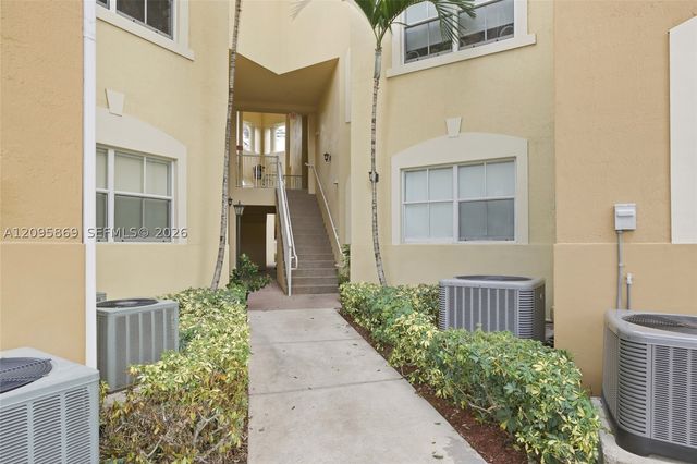 10870 NW 88th Ter 214, Doral, FL 33178