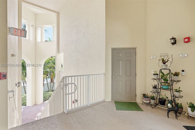10870 NW 88th Ter 214, Doral, FL 33178