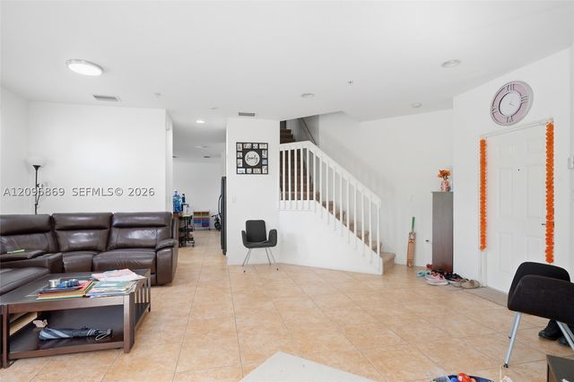 10870 NW 88th Ter 214, Doral, FL 33178