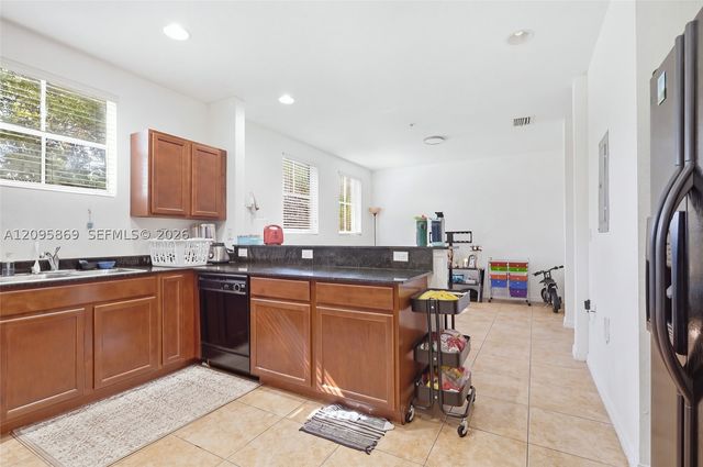 10870 NW 88th Ter 214, Doral, FL 33178