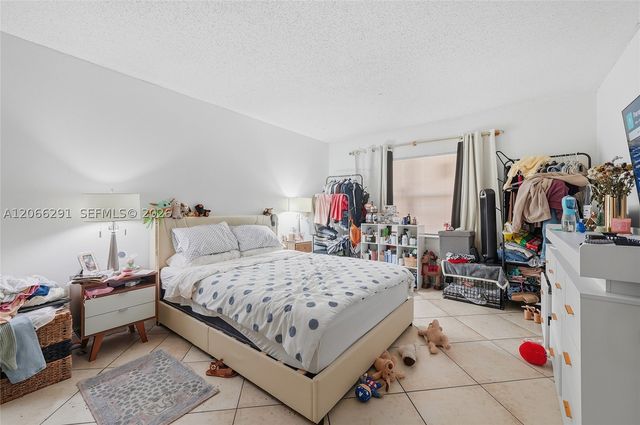 18101 NW 68th Ave B105, Hialeah, FL 33015