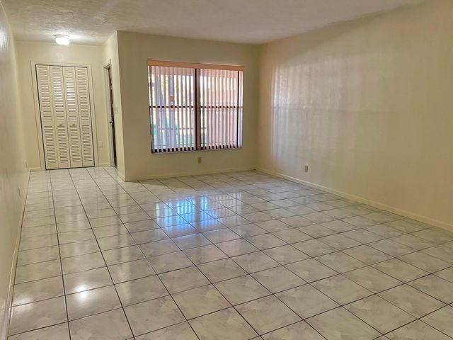 7112 NW 78TH Avenue, Tamarac, FL 33321