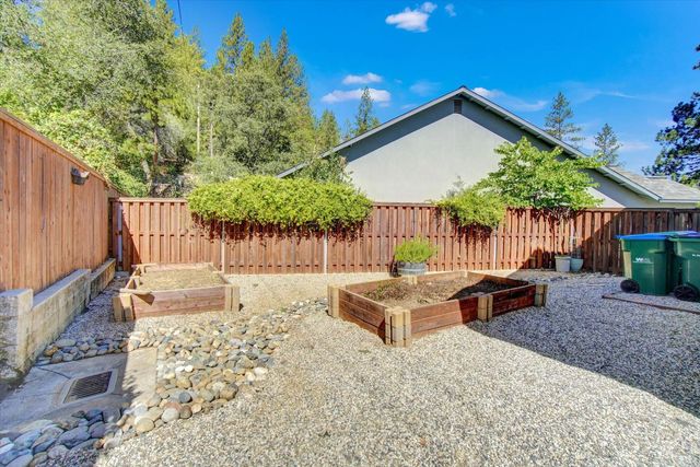 933 Monica Way, Placerville, CA 95667