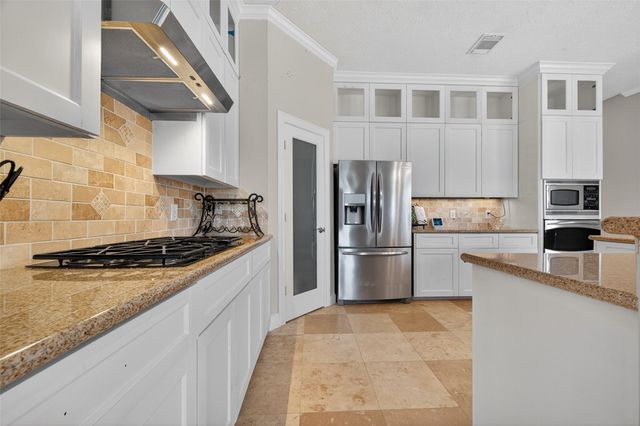 31810 Edgewater Drive, Magnolia, TX 77354