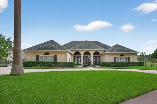 31810 Edgewater Drive, Magnolia, TX 77354