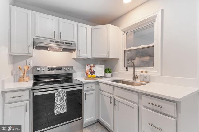 2824 BAY BLVD, Huntingtown, MD 20639