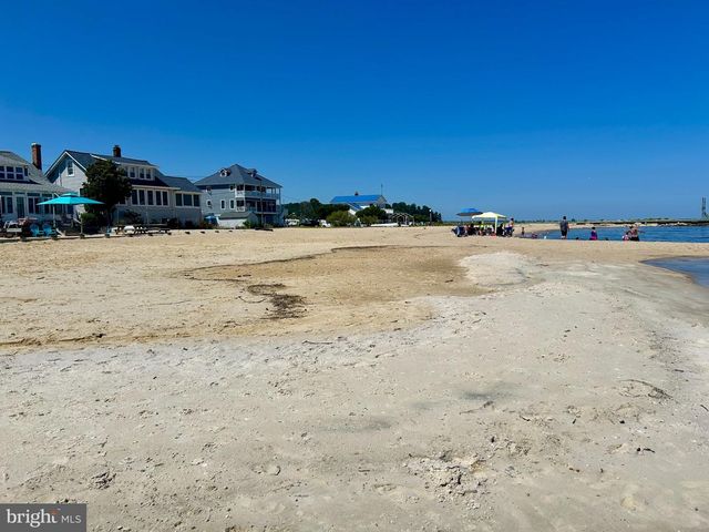 2824 BAY BLVD, Huntingtown, MD 20639