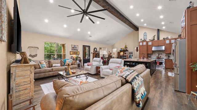 8233 Quarter Horse Lane, Waller, TX 77484