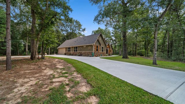 8233 Quarter Horse Lane, Waller, TX 77484