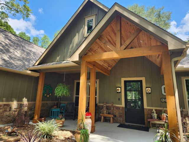 8233 Quarter Horse Lane, Waller, TX 77484