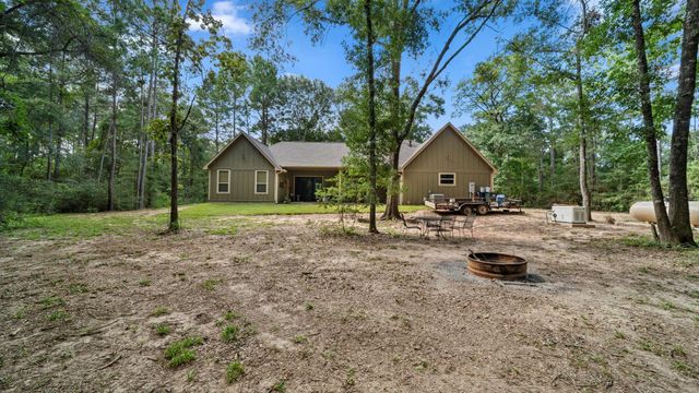 8233 Quarter Horse Lane, Waller, TX 77484