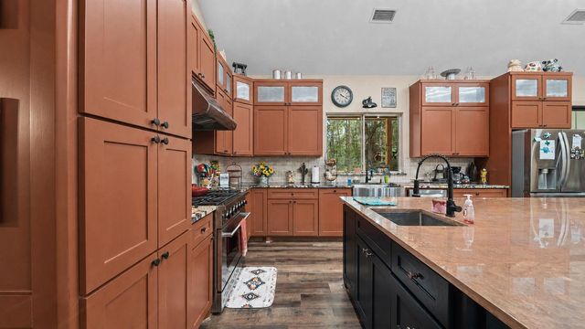 8233 Quarter Horse Lane, Waller, TX 77484