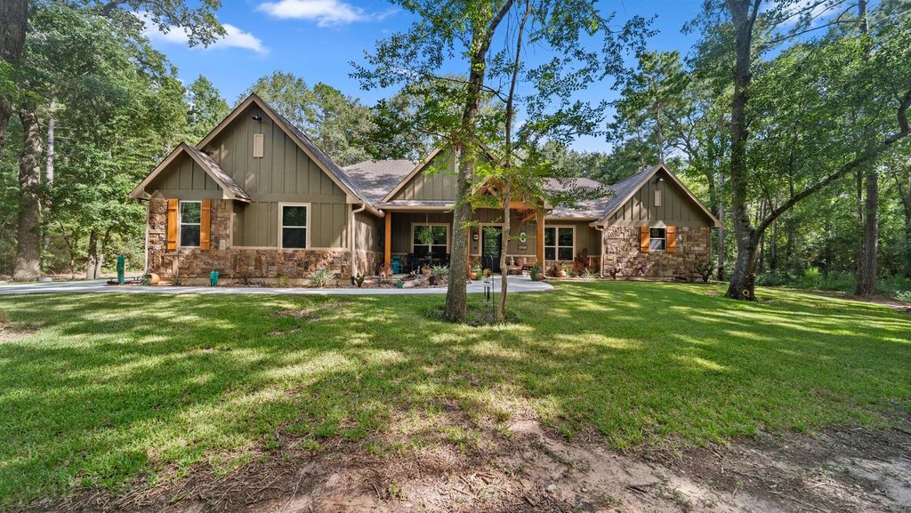 8233 Quarter Horse Lane, Waller, TX 77484