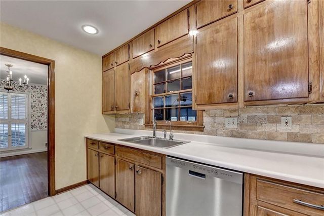 1571 Rochelle Court, Dunwoody, GA 30338