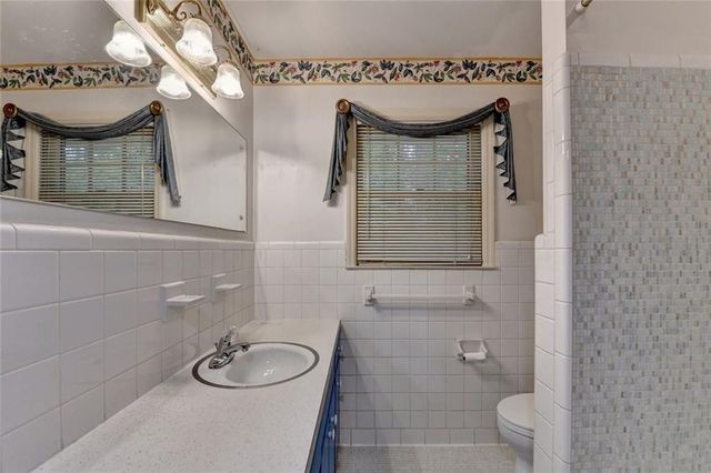 1571 Rochelle Court, Dunwoody, GA 30338