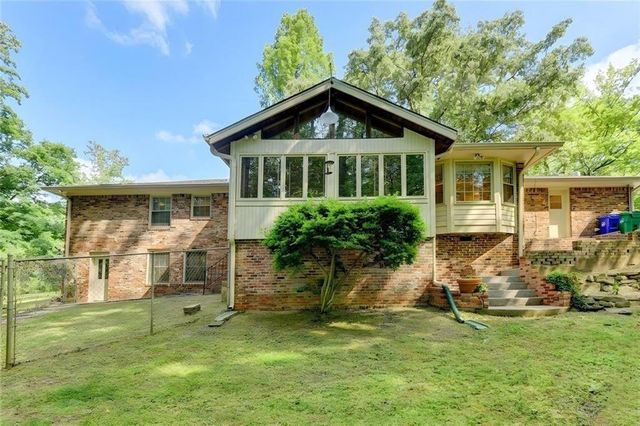 1571 Rochelle Court, Dunwoody, GA 30338