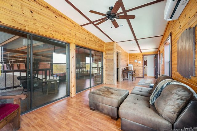 728 Upper Moffett, Medina, TX 78055