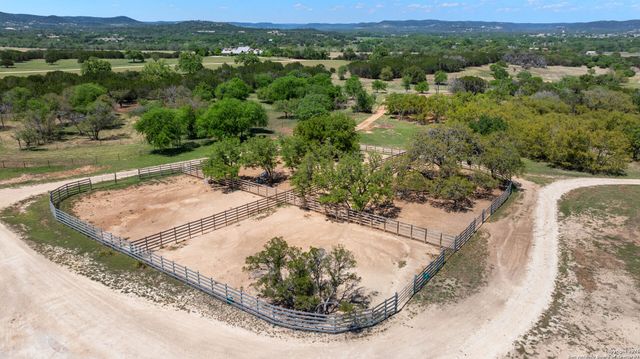 728 Upper Moffett, Medina, TX 78055