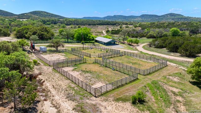 728 Upper Moffett, Medina, TX 78055