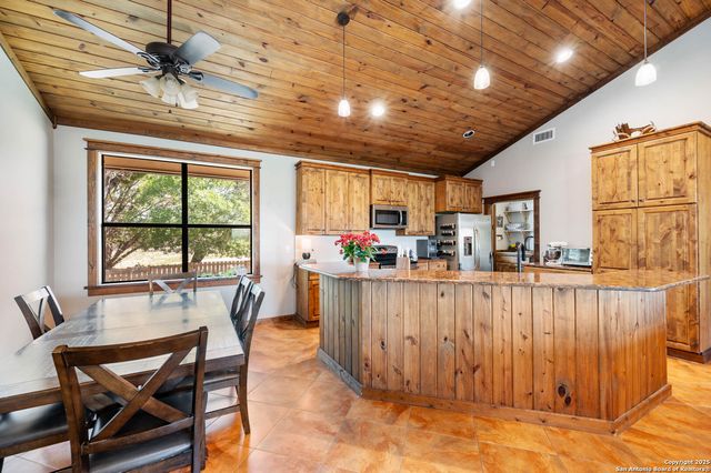 728 Upper Moffett, Medina, TX 78055