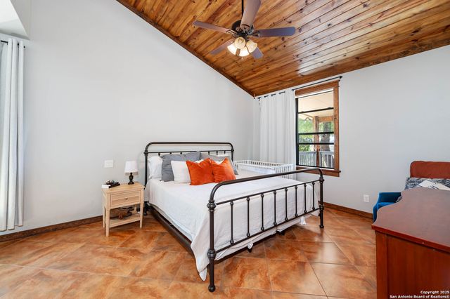 728 Upper Moffett, Medina, TX 78055