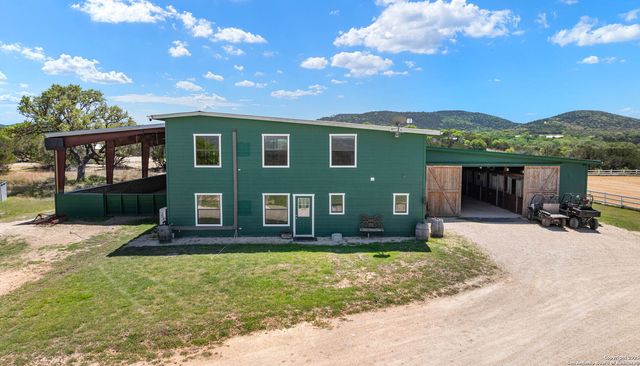 728 Upper Moffett, Medina, TX 78055